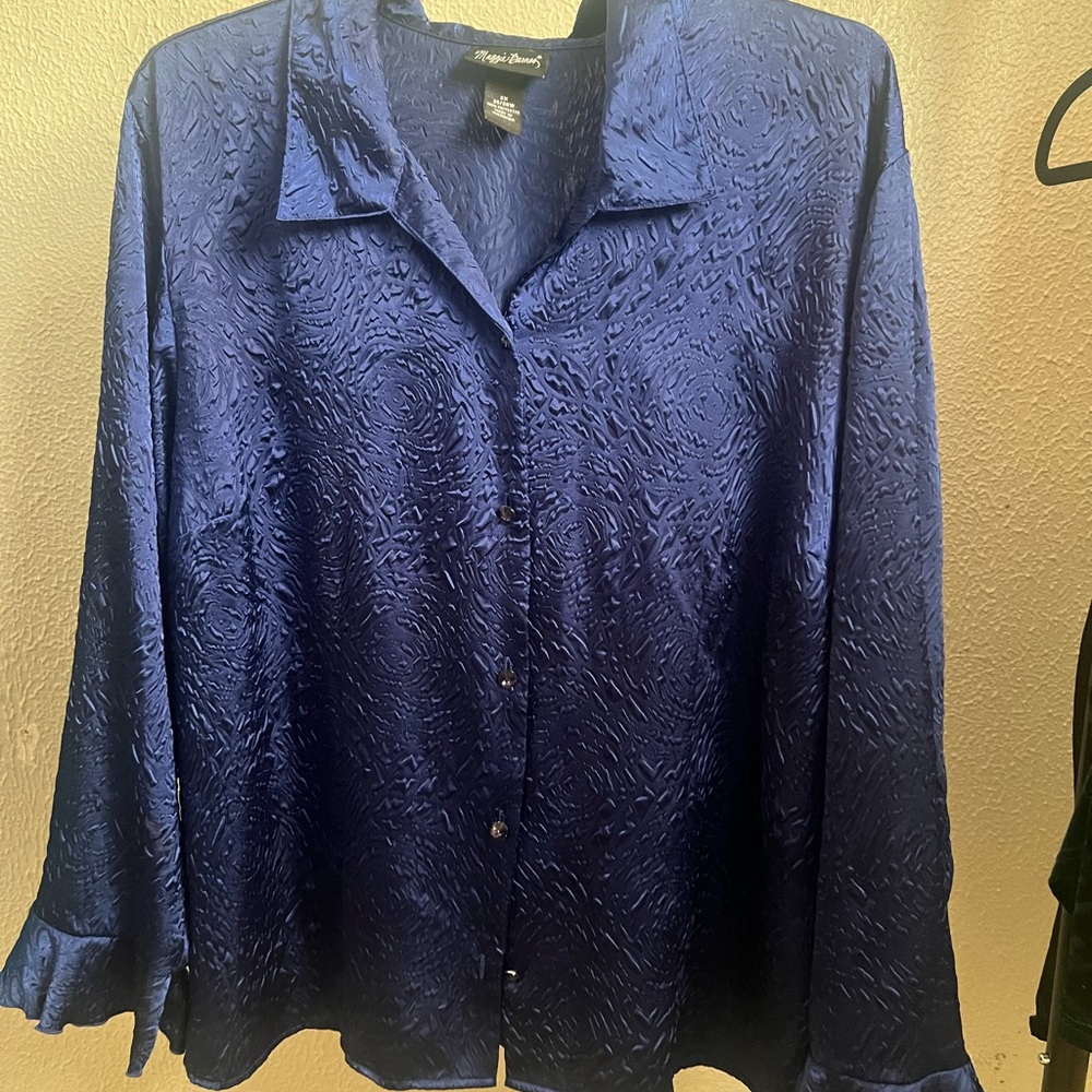 Maggie Barnes Navy Silk Textured Blouse